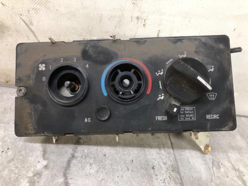 2007 Mack CXN Heater & AC Temp Control: 3 Knobs, 1 Buttons, Does Not Include 2 Knobs