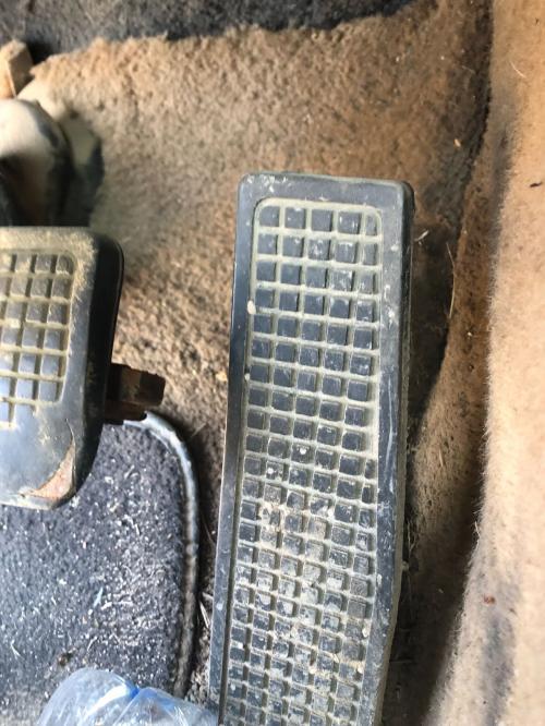 1993 Ford LN7000 Foot Control Pedals