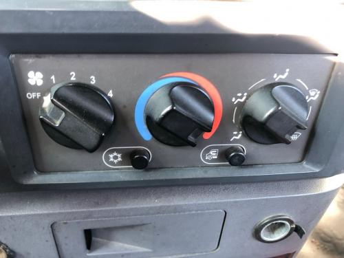 2013 Mack CXU Heater & AC Temp Control: 3 Knobs, 2 Buttons