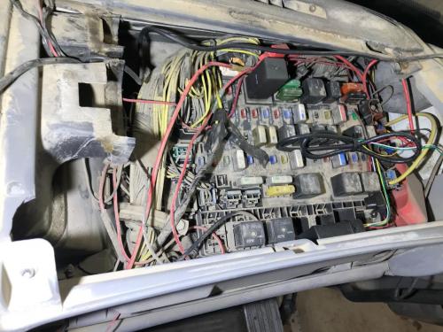 2004 Freightliner COLUMBIA 120 Fuse Box