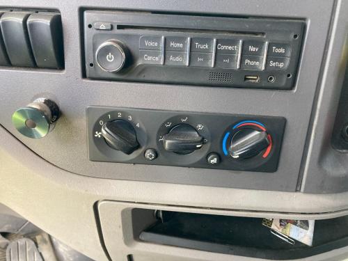 2015 Peterbilt 587 Heater & AC Temp Control: 3 Knob, 2 Button
