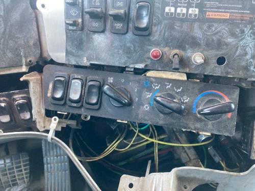 2002 Freightliner COLUMBIA 120 Heater & AC Temp Control: 3 Buttons, 3 Knob