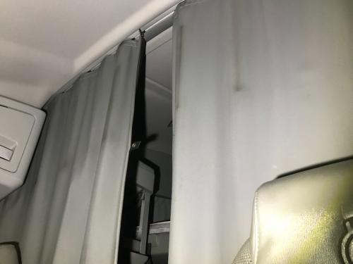 2019 Kenworth T680 Interior, Curtains