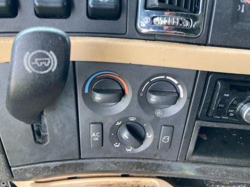 2006 Volvo VNL Heater & AC Temp Control: 3 Knob, 2 Button