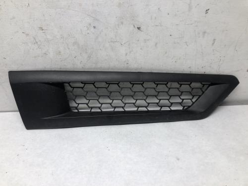 2019 Freightliner CASCADIA Right Hood Side Vent: P/N 17-21072-001