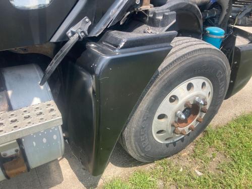2001 Freightliner COLUMBIA 120 Right Black Extension Fiberglass Fender Extension (Hood): Does Not Include Bracket, Small Hole In Top Of Fender