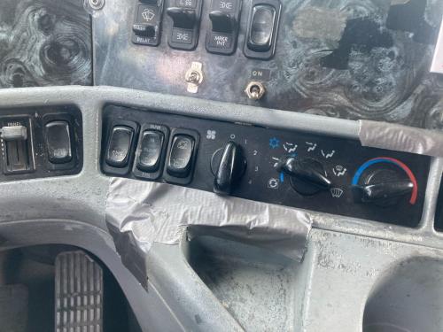 2001 Freightliner COLUMBIA 120 Heater & AC Temp Control: 3 Buttons, 3 Knob
