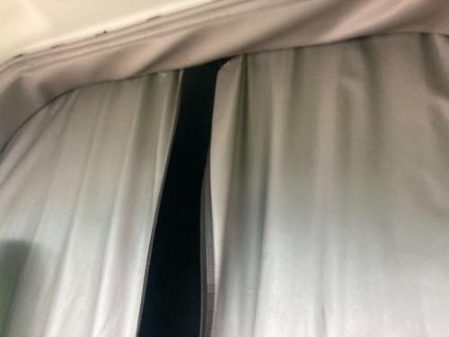2015 Peterbilt 579 Interior, Curtains