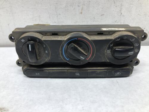2008 Ford F550 SUPER DUTY Heater & AC Temp Control: 3 Knobs, 3 Buttons | P/N 7C3T-19980-CD