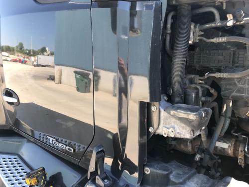 2017 Kenworth T680 Black Right Extension Cowl