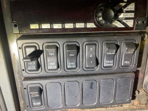 International 8600 Dash Panel: Switch Panel