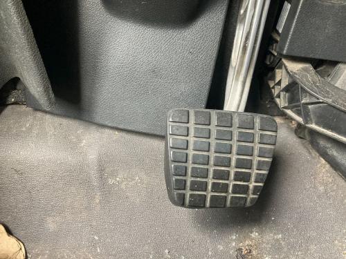 2018 Freightliner CASCADIA Foot Control Pedals