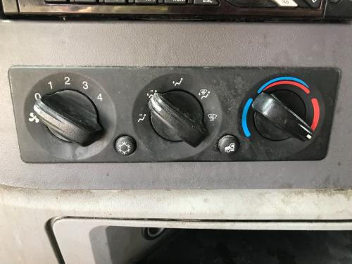 2016 Peterbilt 587 Heater & AC Temp Control: 3 Knob, 2 Button
