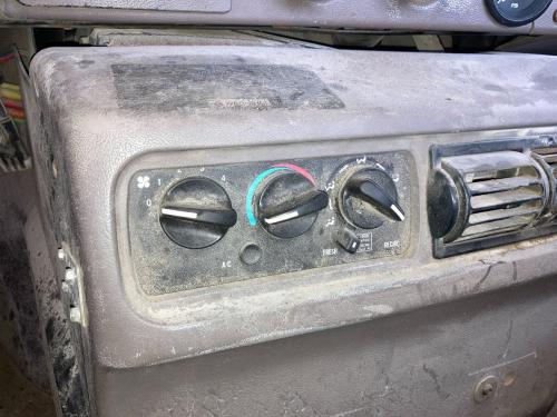 2006 Mack CXN Heater & AC Temp Control: 3 Knobs, 2 Buttons