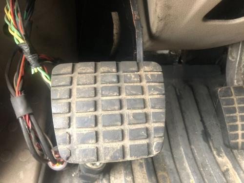 2013 Freightliner CASCADIA Foot Control Pedals