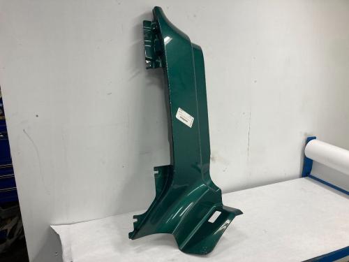 2013 Peterbilt 579 Green Right Cab Cowl: A Few Scratches On The Front