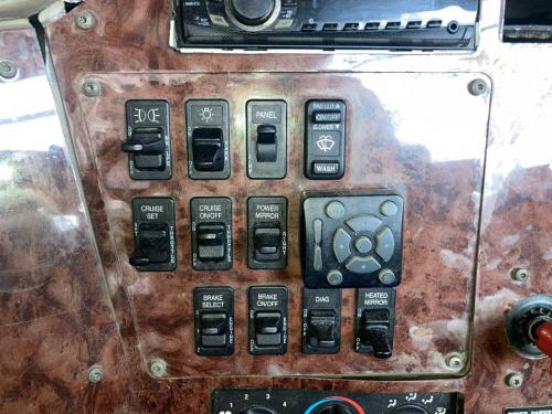 International 9400 Dash Panel: Switch Panel