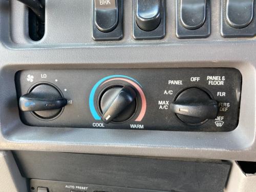 1999 Sterling L9513 Heater & AC Temp Control: 3 Knobs