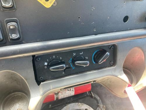 2006 Freightliner M2 106 Heater & AC Temp Control: 3 Knobs, 1 Button
