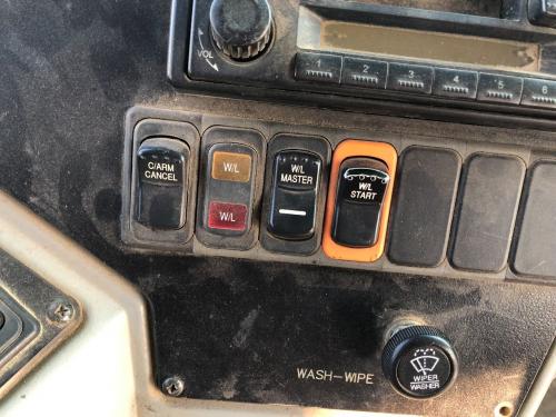 International 3800 Dash Panel: Switch Panel