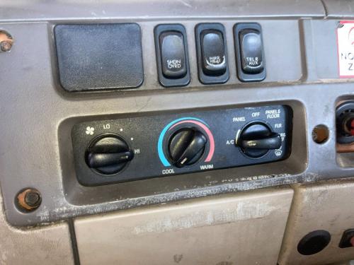 2007 Sterling A9513 Heater & AC Temp Control: 3 Knobs