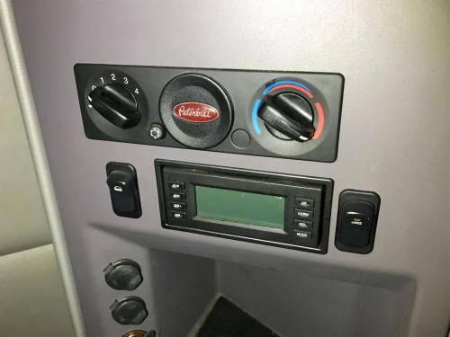 2015 Peterbilt 579 Control: Sleeper Controls W/ Panel And Cup Holder

