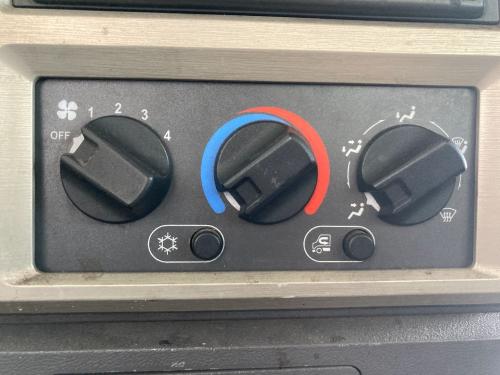 2008 Mack CXU Heater & AC Temp Control: 3 Knobs, 2 Buttons