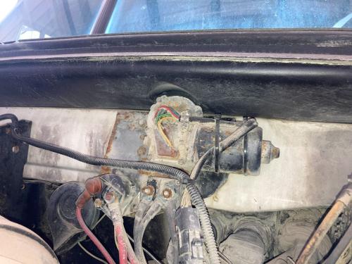 1997 Mack CH Left Wiper Motor, Windshield: W/Transmission