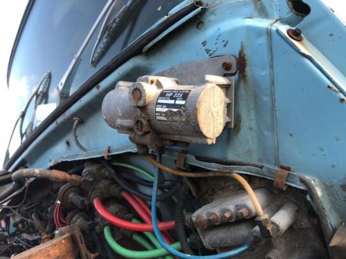 1987 Ford LN8000 Right Wiper Motor, Windshield: Wiper Motor Only
