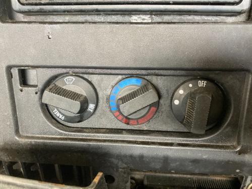 1997 International 4900 Heater & AC Temp Control: 3 Knobs