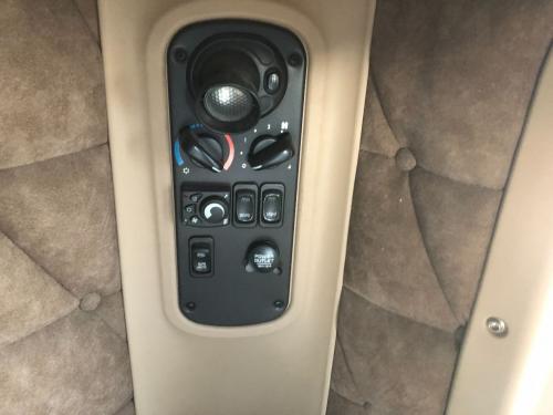 2015 Freightliner 122SD Control
