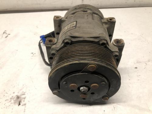 2004 Freightliner COLUMBIA 120 Air Conditioner Compressor | P/N 304QP7H154417