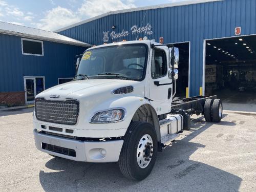 2019 Freightliner M2 106 Truck: Cab & Chassis, Single Axle