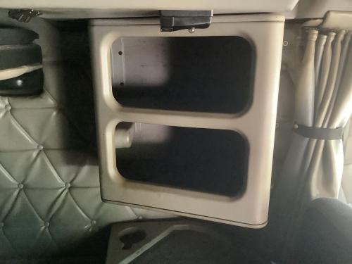 1998 Freightliner CLASSIC XL Cabinets