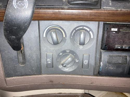 2017 Volvo VNL Heater & AC Temp Control: 3 Knobs, 2 Buttons