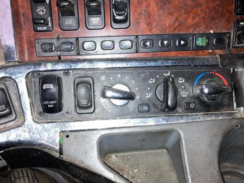 2003 Freightliner C120 CENTURY Heater & AC Temp Control: 3 Knobs, 4 Buttons