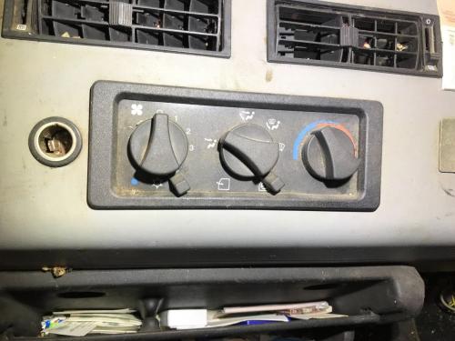 2000 Freightliner FL70 Heater & AC Temp Control: 3 Knobs