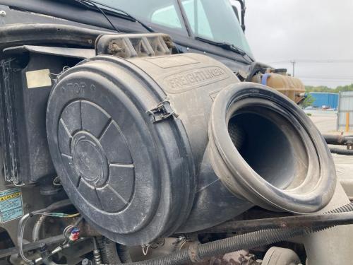 2004 Freightliner COLUMBIA 120 13-inch Poly Donaldson Air Cleaner