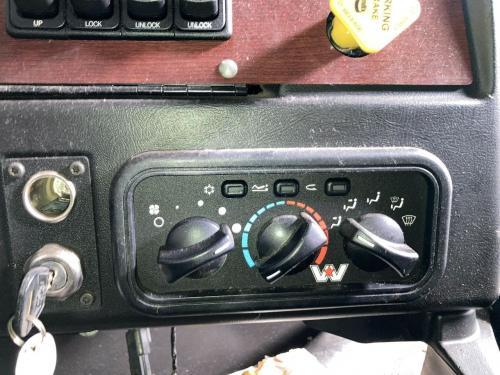 2019 Western Star Trucks 5700 Heater & AC Temp Control: 3 Knobs, 3 Buttons