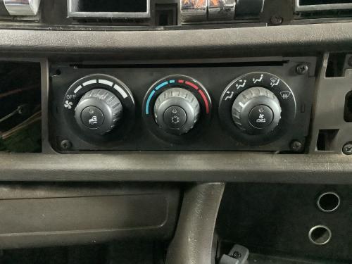 2014 Kenworth W900L Heater & AC Temp Control: 3 Knobs, 3 Buttons, Upper Left Corner Missing Piece Of Material Around Screw Hole