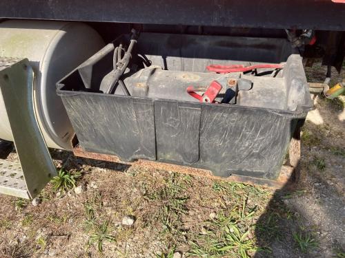 1999 Freightliner C120 CENTURY Poly Battery Box | Length: 31.00 | Width: 25.5