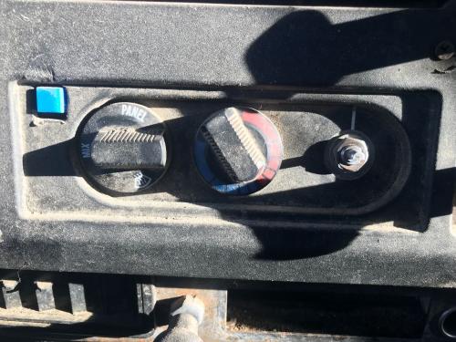 1996 International 8200 Heater & AC Temp Control: 3 Knob, 1 Button. Missing 1 Knob.