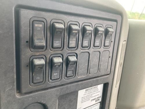 International TERRASTAR Dash Panel: Switch Panel