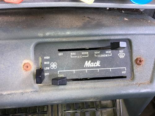 1978 Mack RD600 Heater & AC Temp Control: 3 Levers