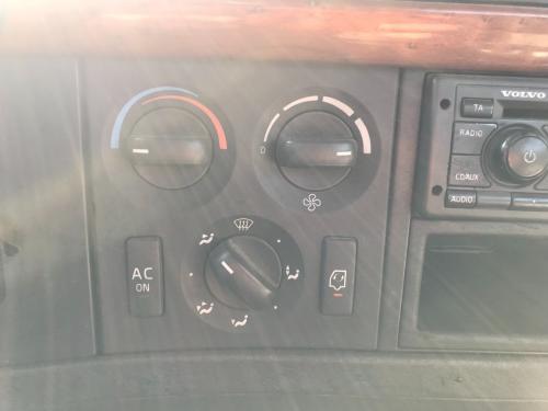 2012 Volvo VNL Heater & AC Temp Control: 3 Knobs 2 Buttons