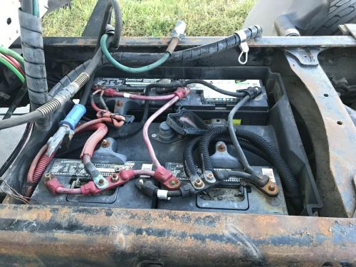 2007 Freightliner COLUMBIA 120 Plastic Battery Box | Length: 25.50 | Width: 32.0