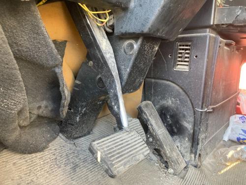 1995 Freightliner FLD120 Foot Control Pedals