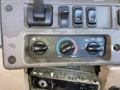 2006 Sterling A9513 Heater & AC Temp Control: 3 Knobs