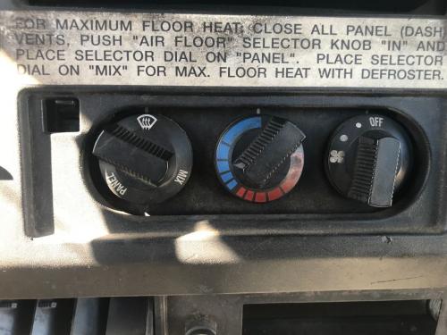 2000 International 8100 Heater & AC Temp Control: 3 Knobs, 1 Button