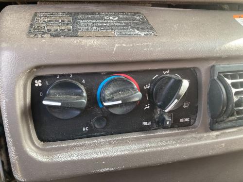 2003 Mack CH Heater & AC Temp Control: 3 Knobs, 1 Slide, 1 Button
